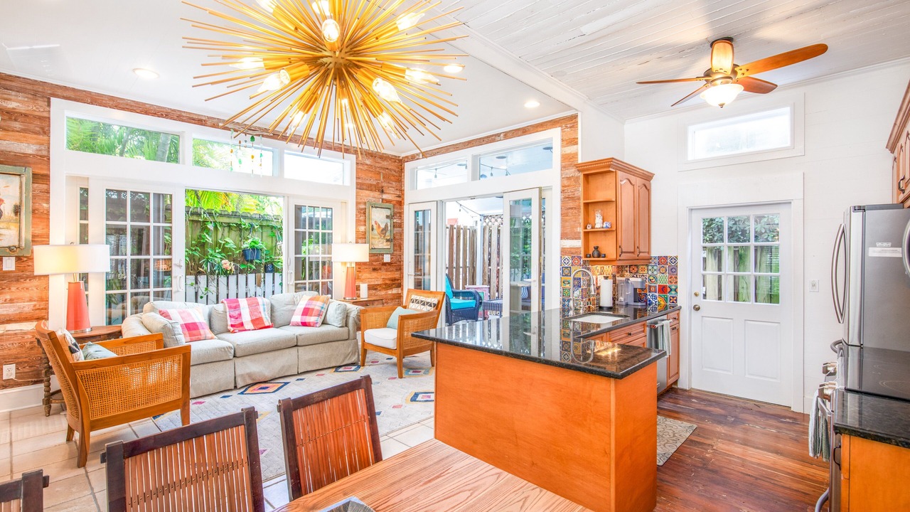 Photo of Livingroom in Historic Seaport