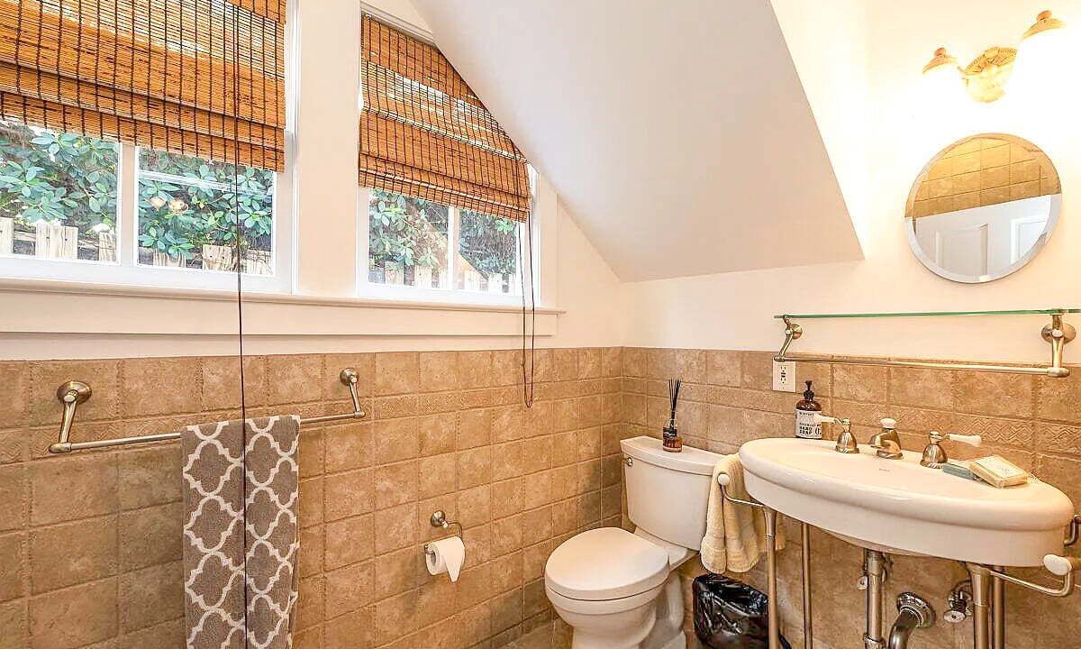 Photo of Bathroom in Historic Seaport