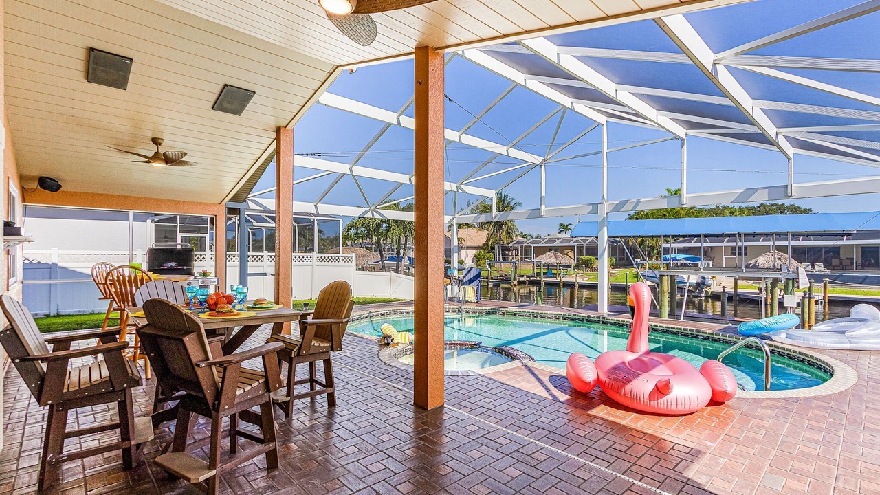 Photo of Outdoor in Pelican