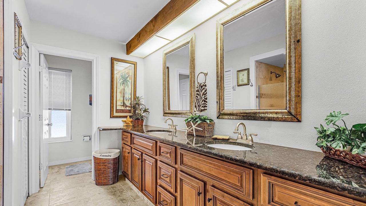 Photo of Bathroom in Pelican