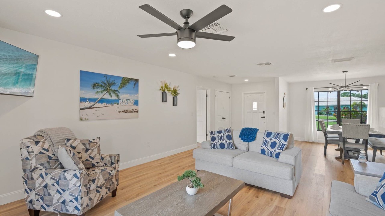 Photo of Bedroom in Gulf Gate Estates