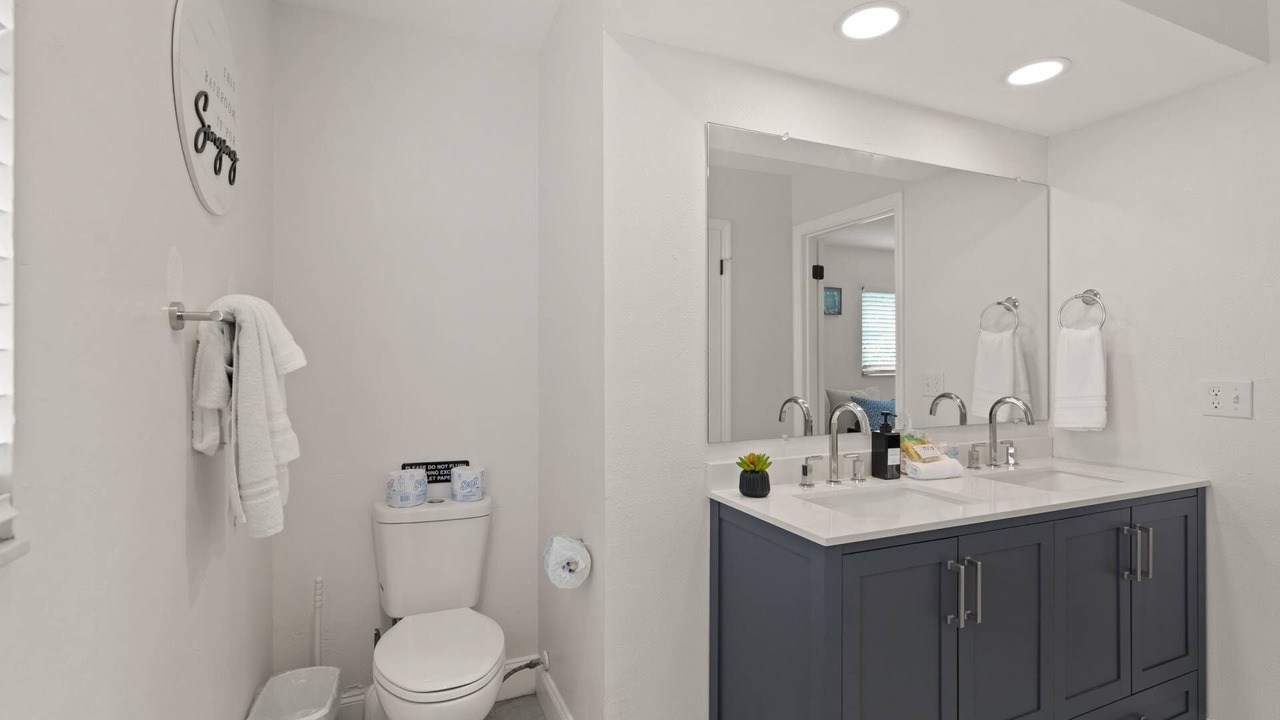 Photo of Bathroom in Gulf Gate Estates