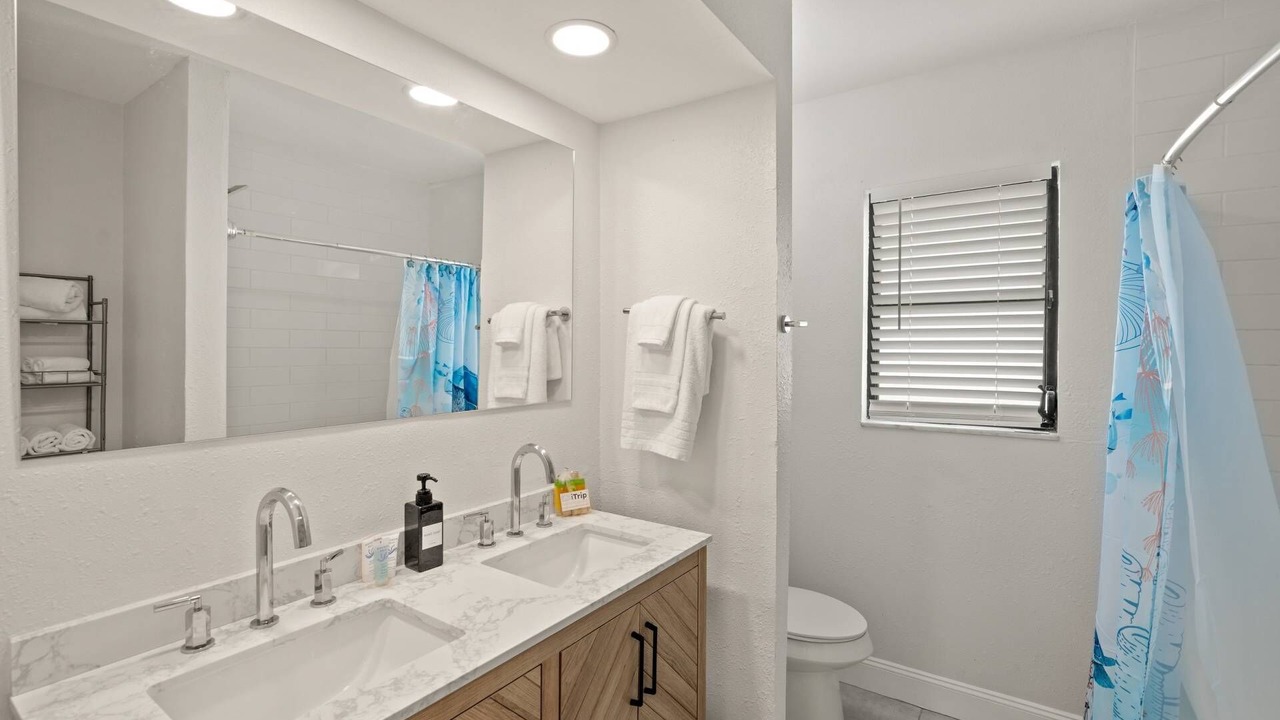 Photo of Bathroom in Gulf Gate Estates