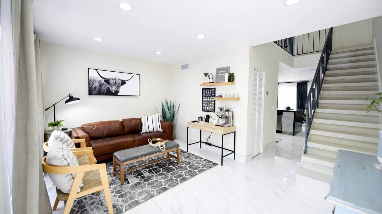 Photo of Livingroom in South Lake
