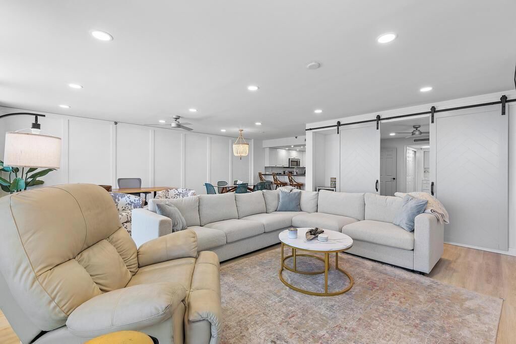 Photo of Livingroom in New Smyrna Beach