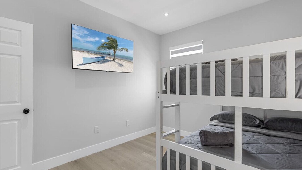 Photo of Bedroom in Ludlam