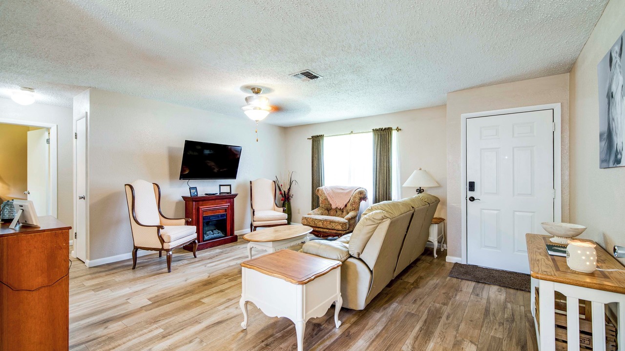 Photo of Bedroom in Brooksville