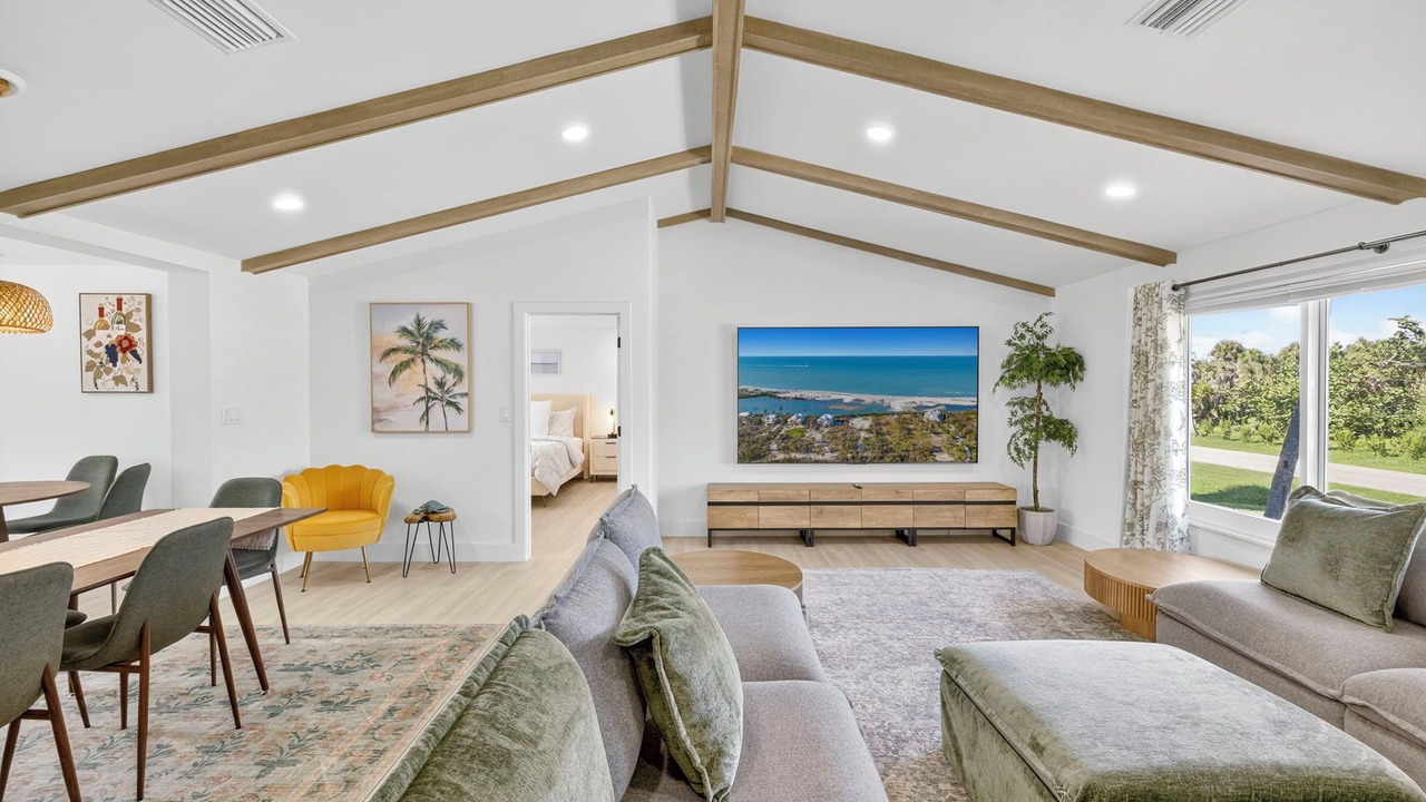 Photo of Livingroom in Bright Water