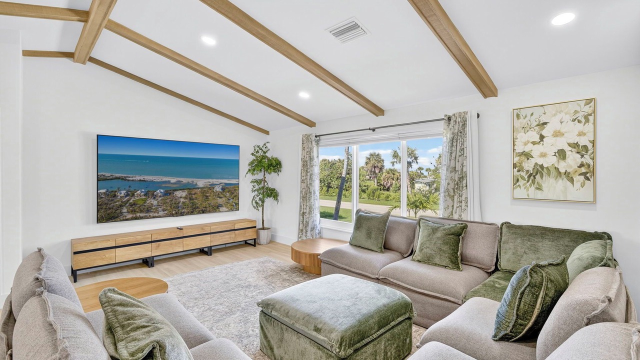 Photo of Livingroom in Bright Water