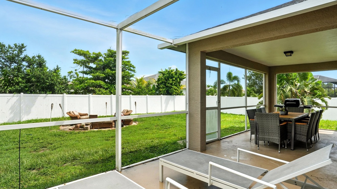 Photo of Outdoor in Pelican