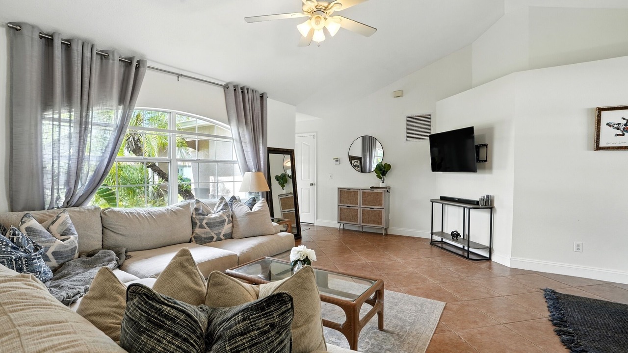 Photo of Livingroom in Pelican