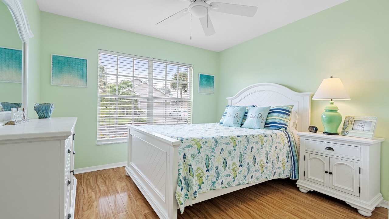 Photo of Bedroom in Beachwalk Isles