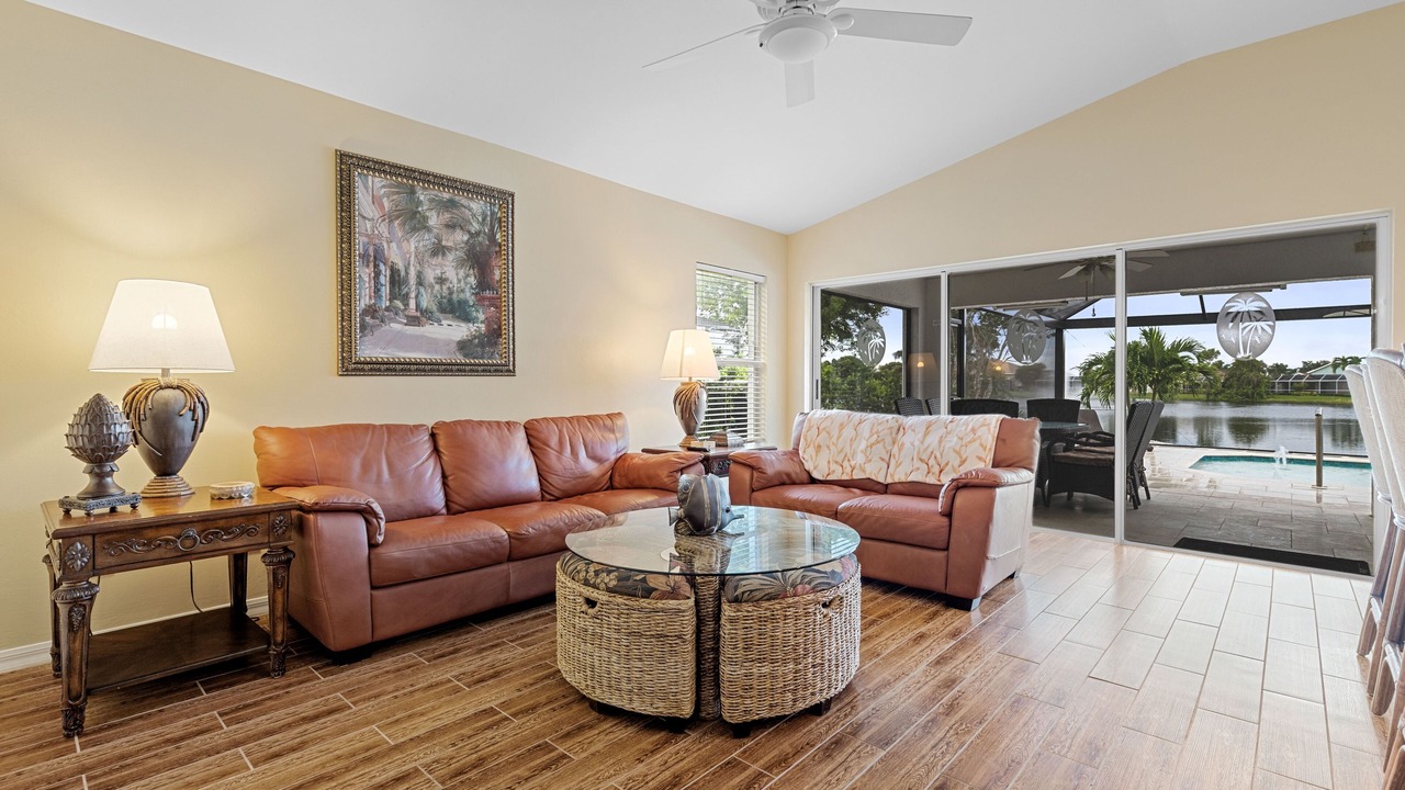 Photo of Livingroom in Beachwalk Isles
