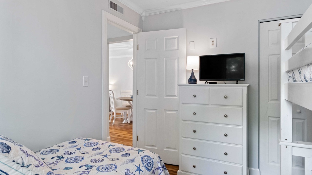 Photo of Bedroom in Folly Field
