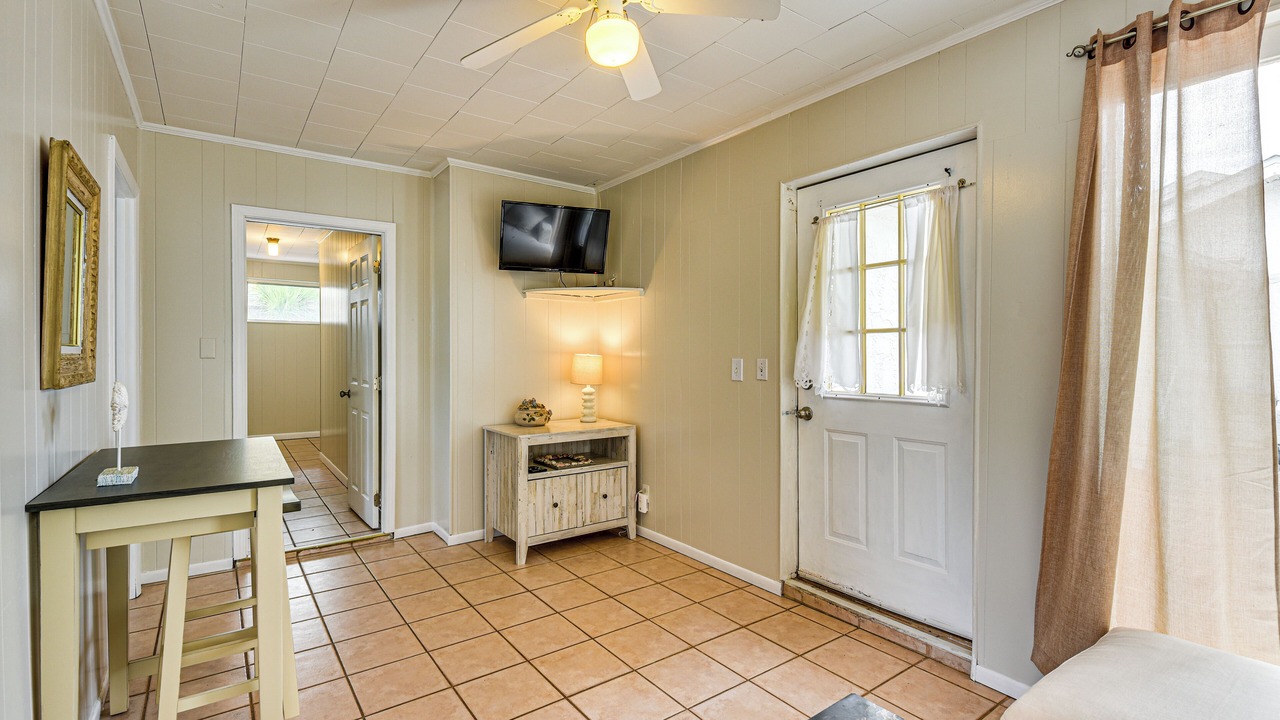 Photo of Livingroom in Bahama Beach