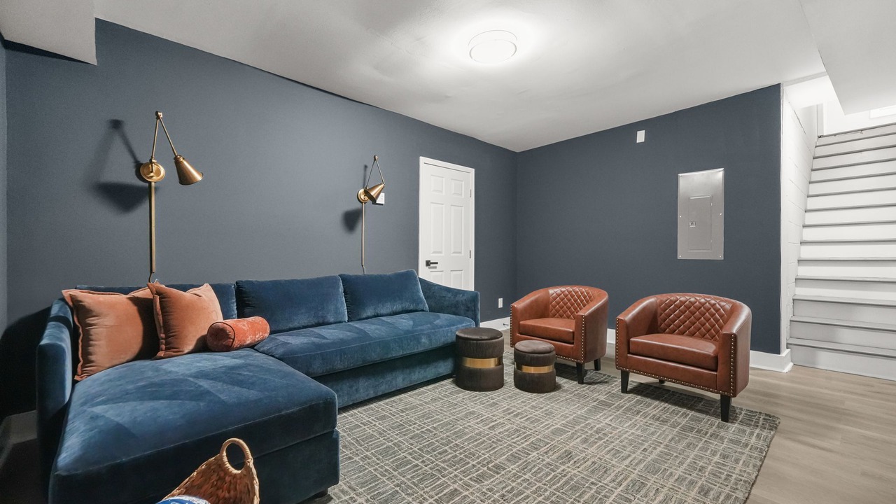 Photo of Livingroom in Candler-McAfee