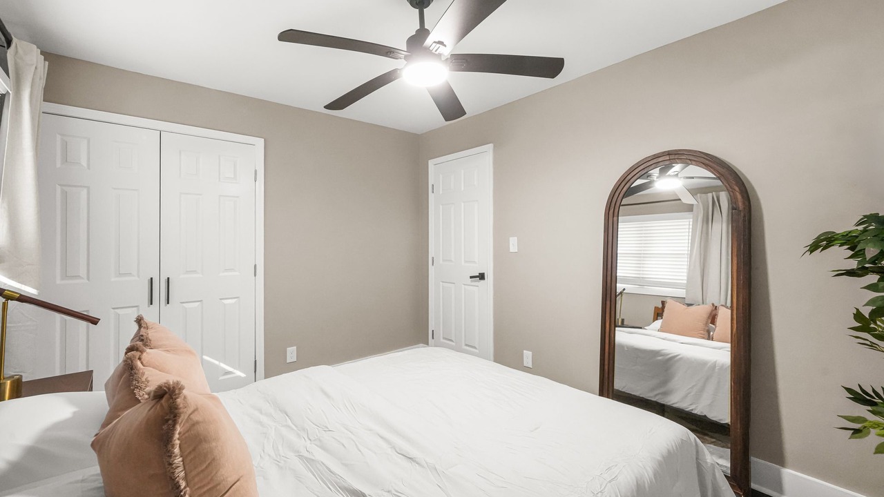 Photo of Bedroom in Candler-McAfee
