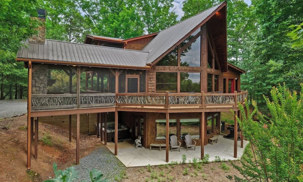 Photo of Outdoor in Mineral Bluff