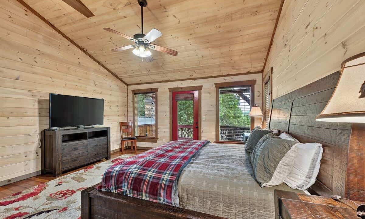 Photo of Bedroom in Mineral Bluff