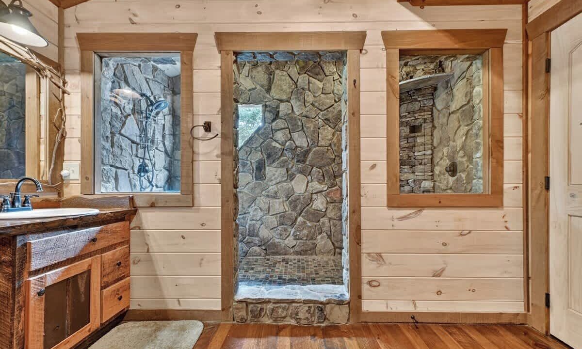 Photo of Bathroom in Mineral Bluff