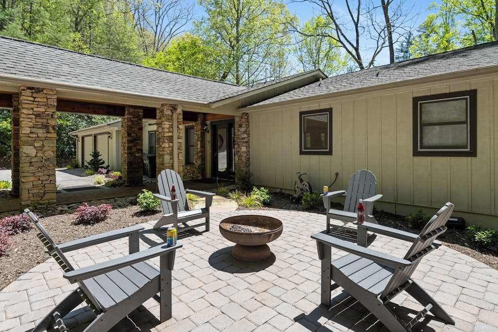 Photo of Patio Balcony in Hendersonville