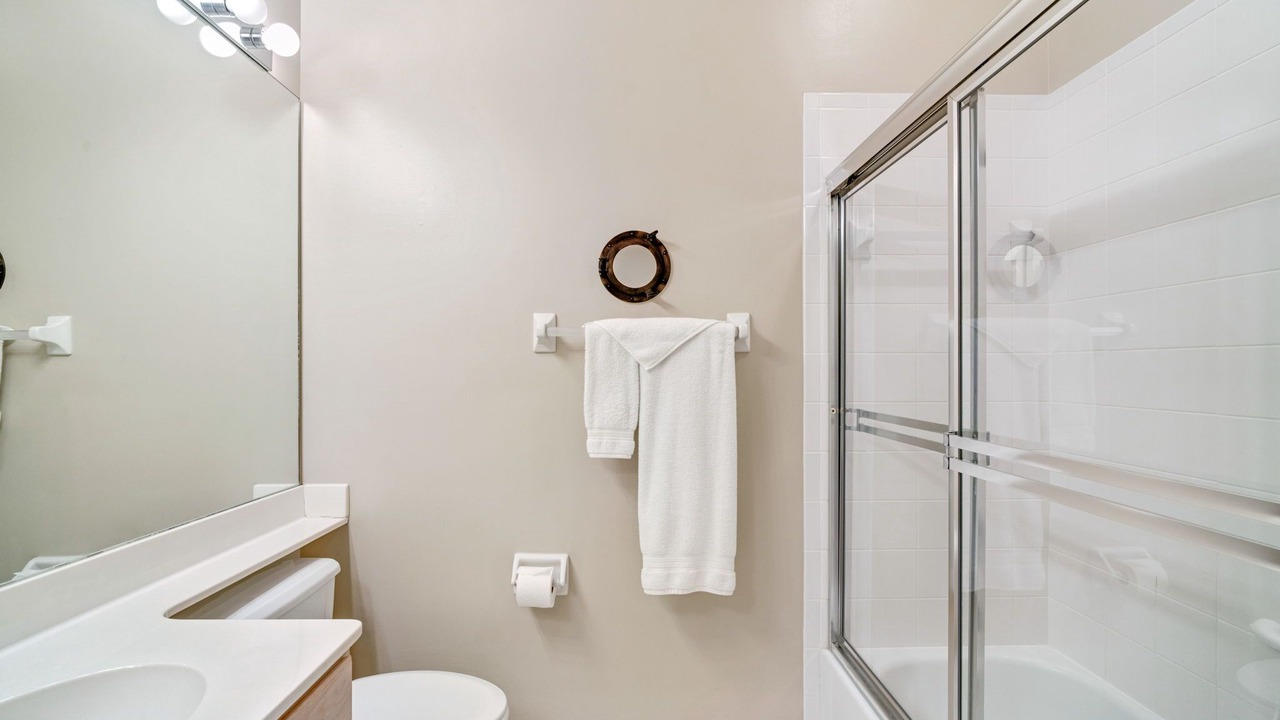 Photo of Bathroom in Tropical Cove