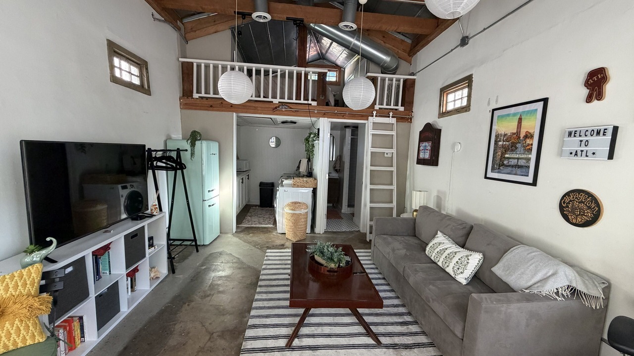 Photo of Livingroom in Cabbagetown