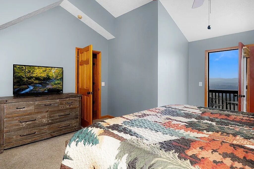 Photo of Bedroom in Walnut Mountain