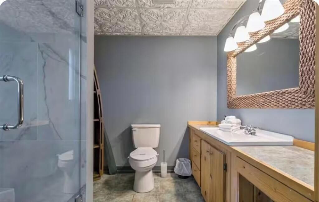 Photo of Bathroom in Walnut Mountain