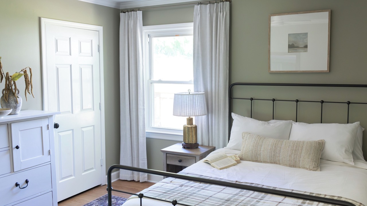 Photo of Bedroom in College Grove