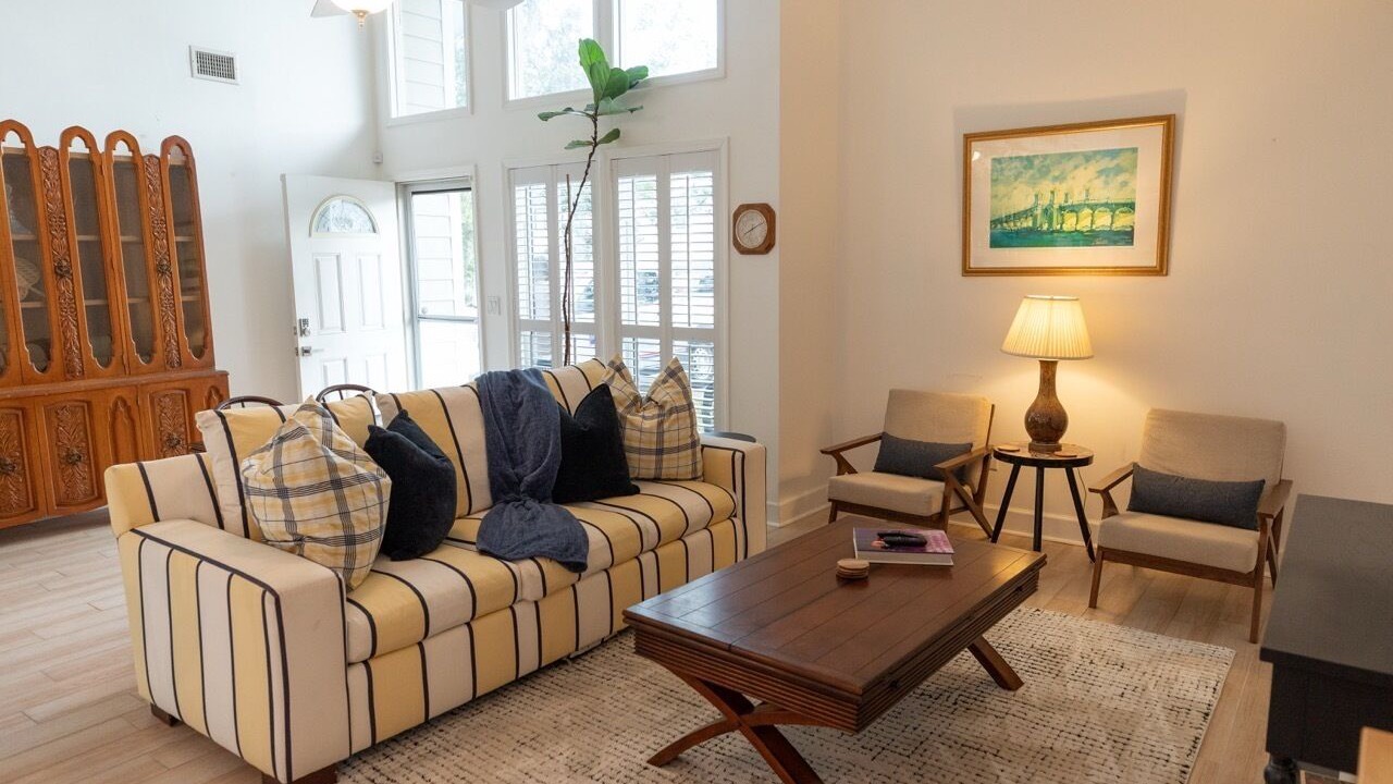 Photo of Livingroom in Jacksonville Beach