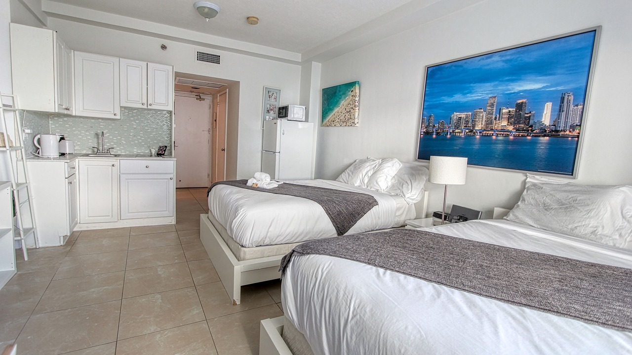 Photo of Bedroom in Mid Beach