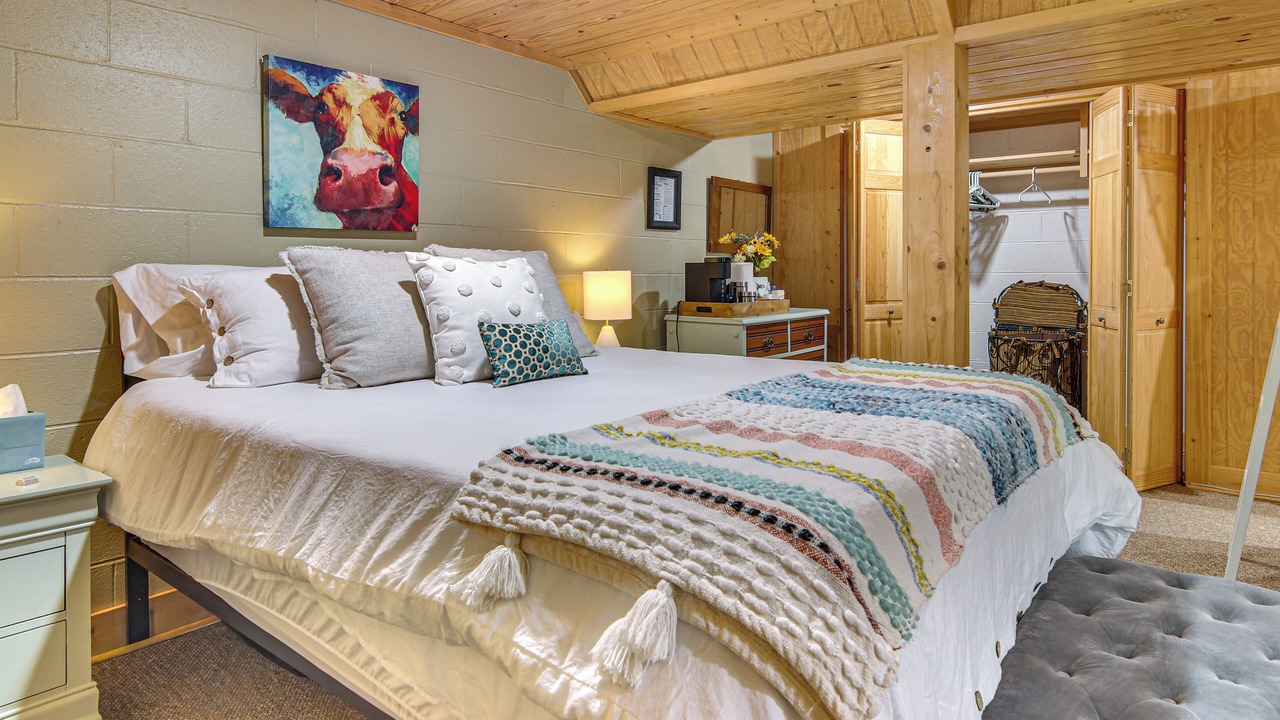 Photo of Bedroom in Saluda