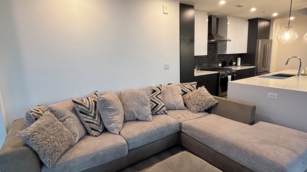 Photo of Livingroom in Westside