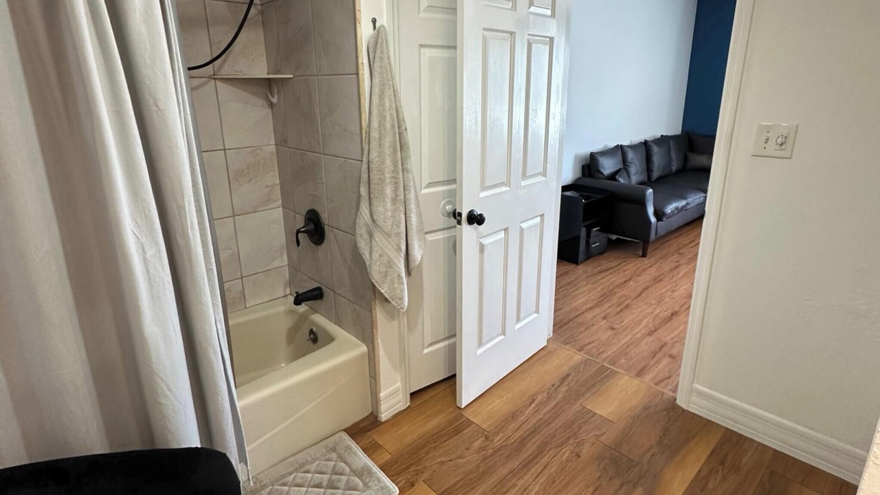 Photo of Bathroom in Trafalgar