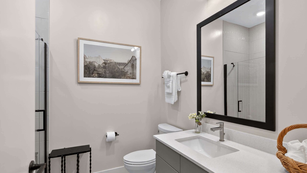 Photo of Bathroom in Metropolitan