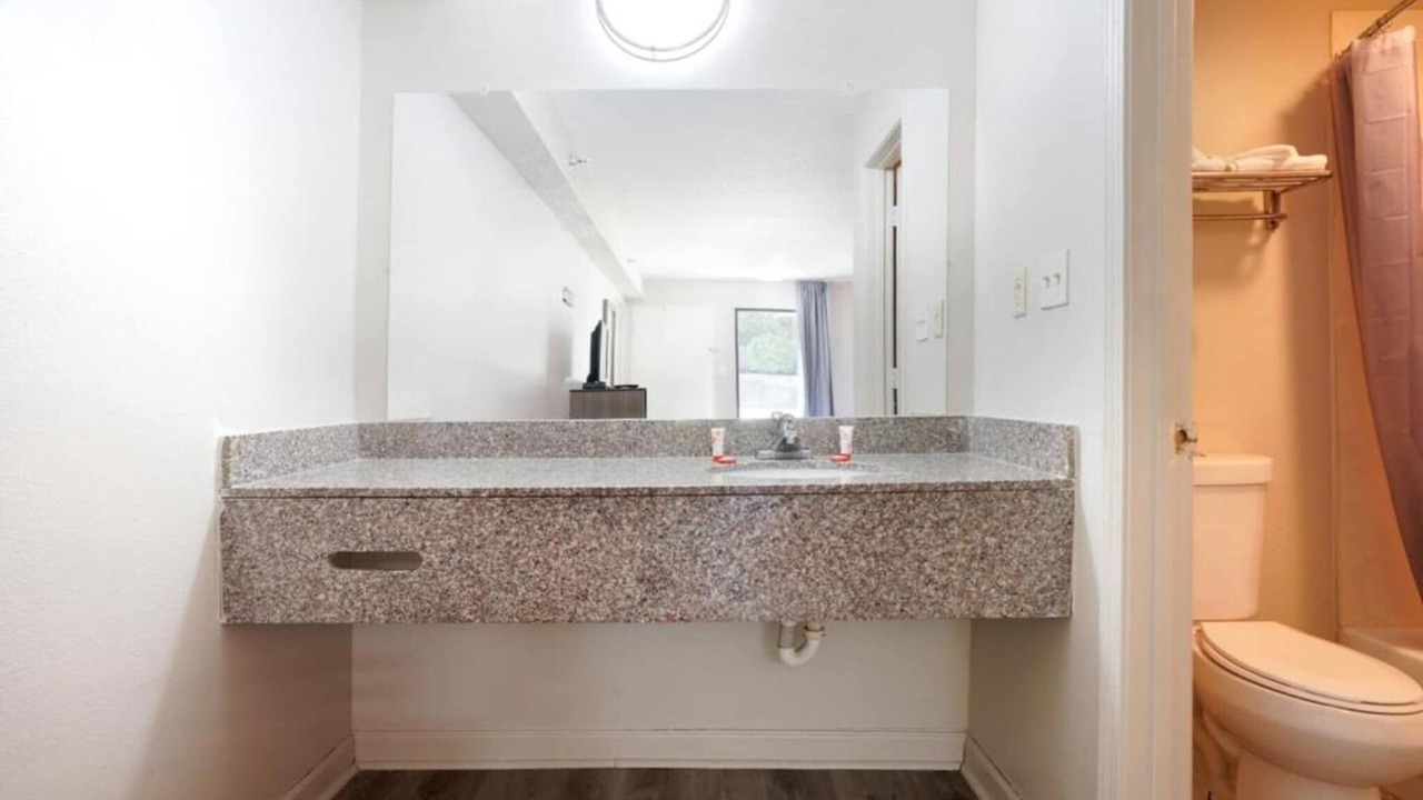 Photo of Bathroom in Belvedere Park