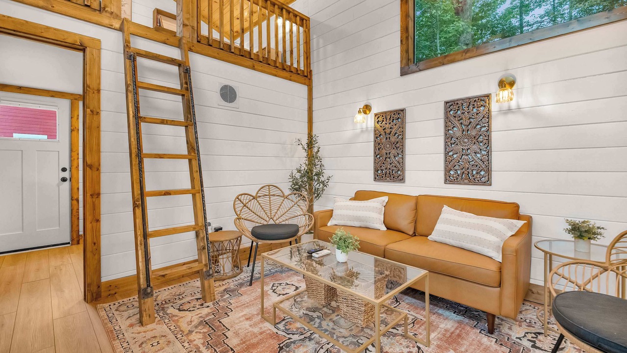 Photo of Livingroom in Lookout Valley Neighborhood Association