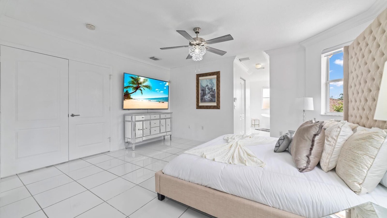 Photo of Bedroom in Ludlam