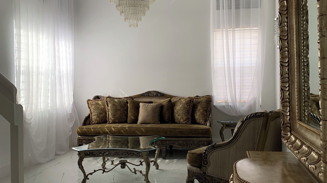 Photo of Livingroom in Ludlam
