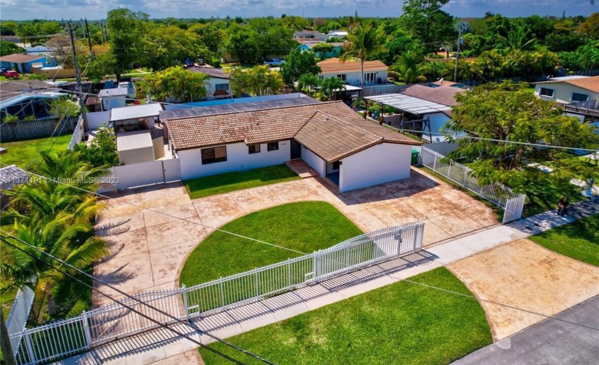 Photo of Outdoor in Palmetto Estates