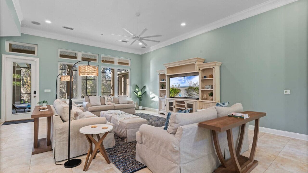 Photo of Livingroom in Doctors Inlet