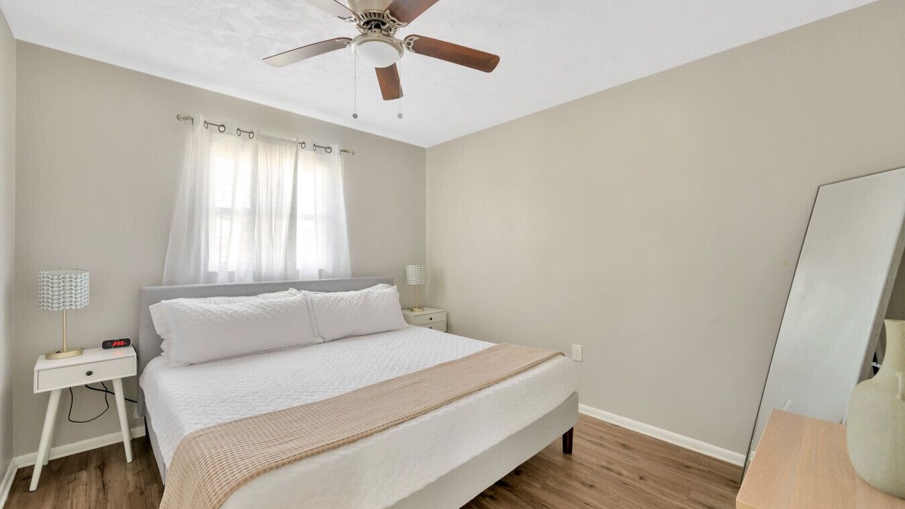 Photo of Bedroom in Gulf Gate Estates