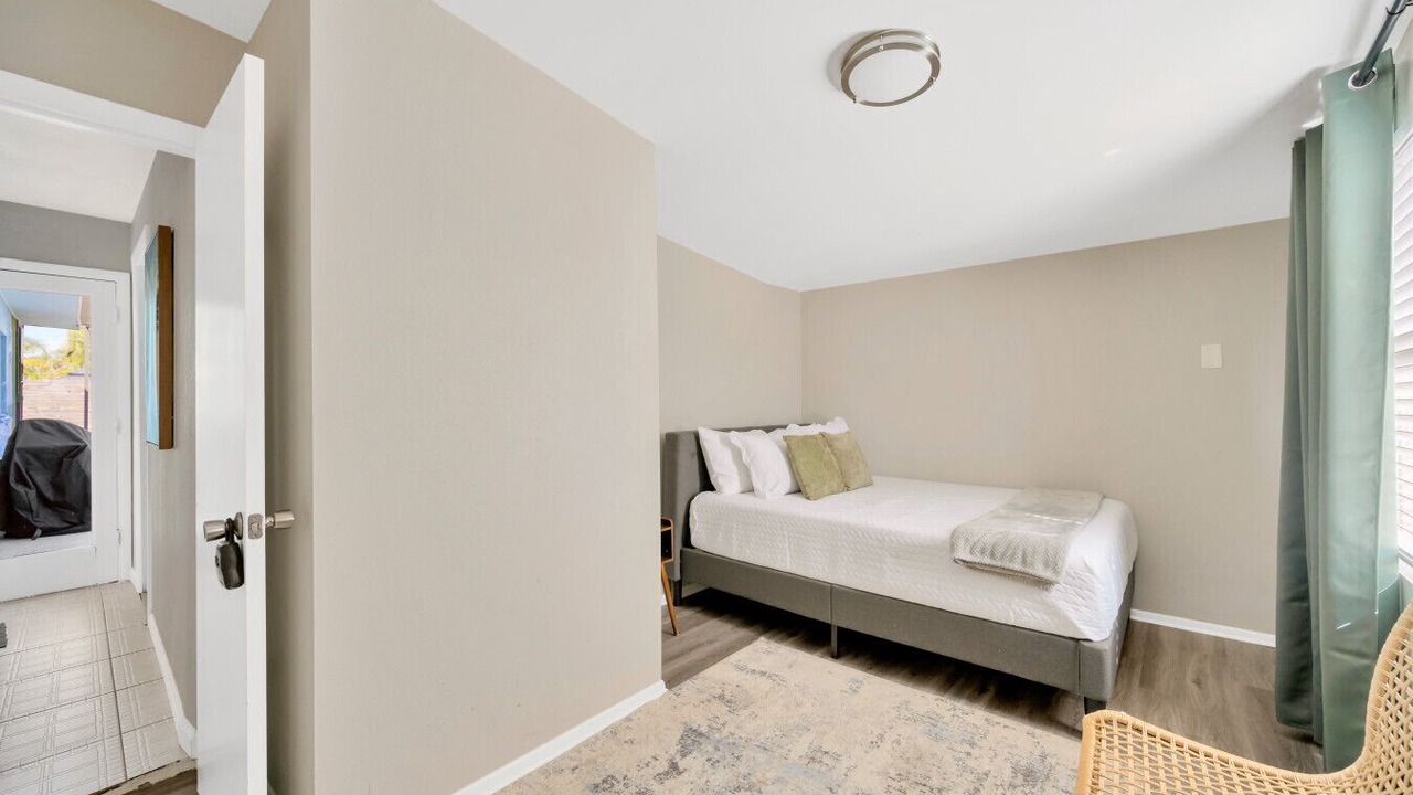 Photo of Bedroom in Gulf Gate Estates