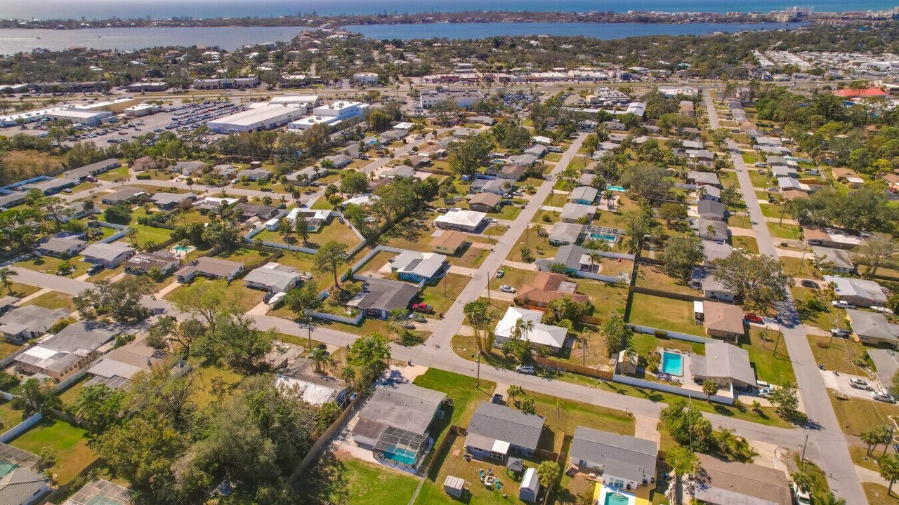 Photo of Outdoor in Gulf Gate Estates