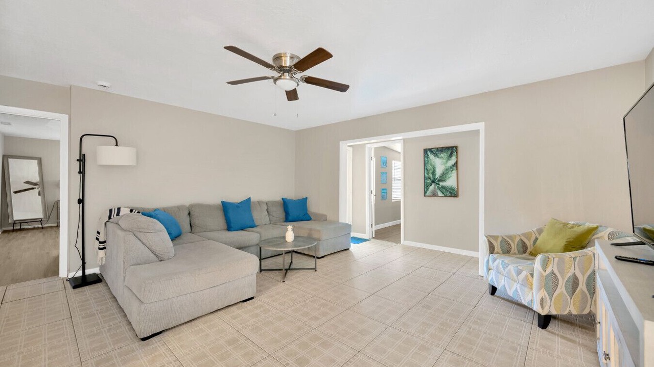 Photo of Livingroom in Gulf Gate Estates