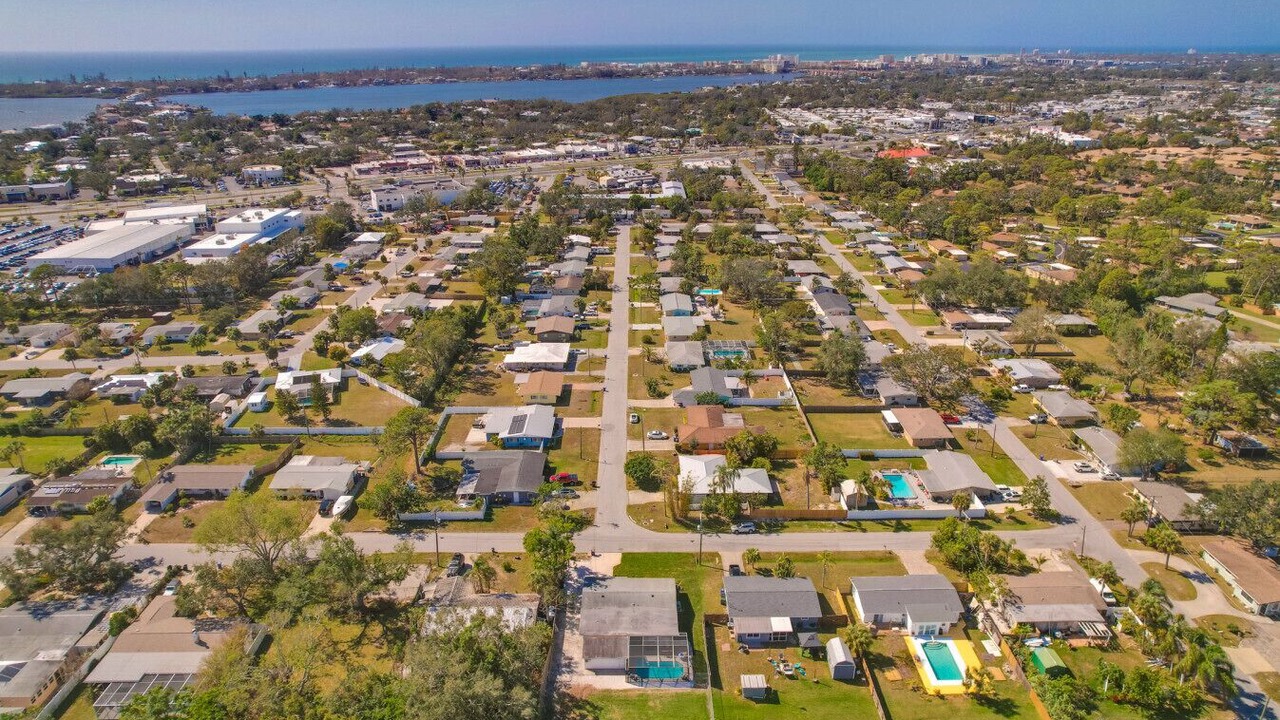 Photo of Outdoor in Gulf Gate Estates