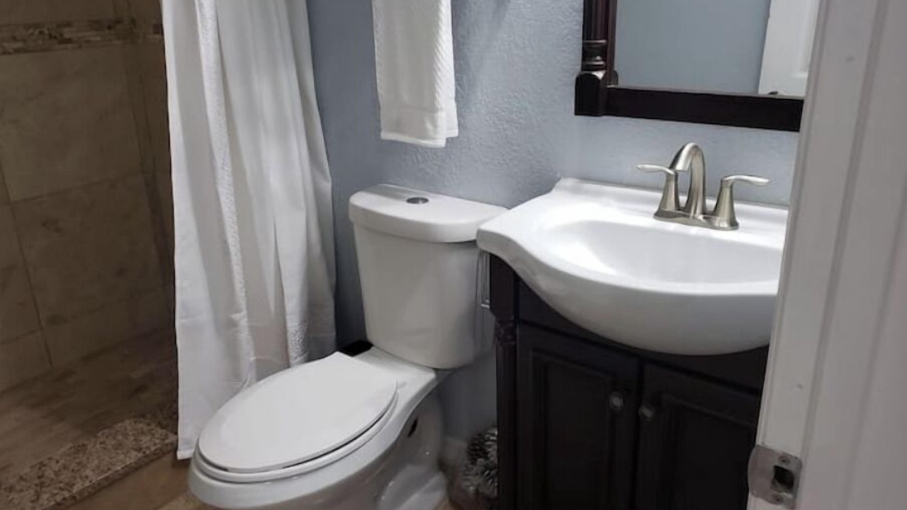 Photo of Bathroom in Limona Improvement