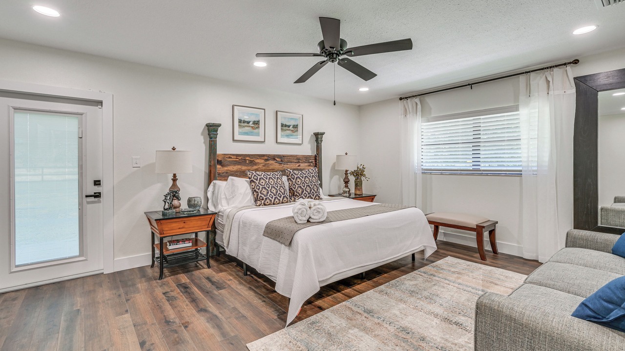 Photo of Bedroom in Bearss Plaza