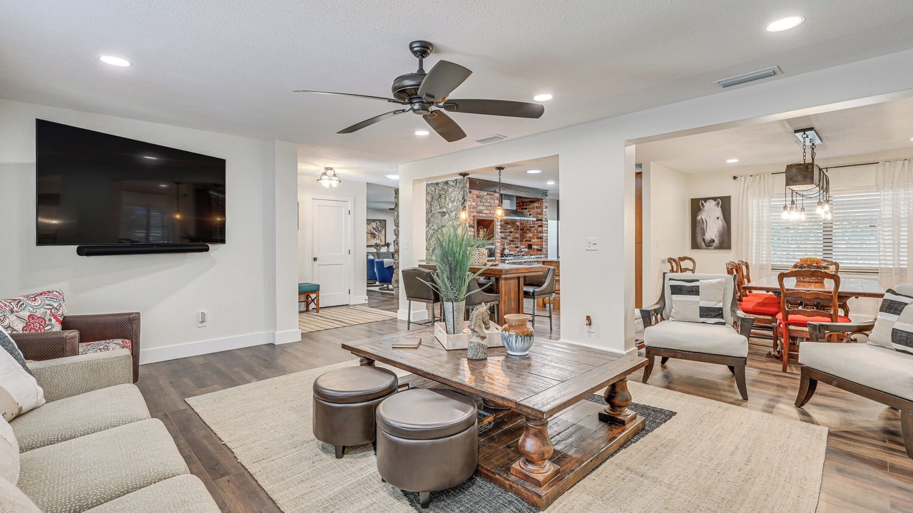 Photo of Bedroom in Bearss Plaza